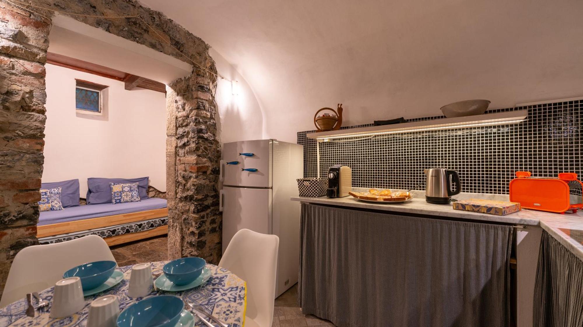 La Casa Delle Pietre Parlanti - Casa In Pietra Ai Piedi Del Parco Delle 5 Terre Bed & Breakfast Biassa ภายนอก รูปภาพ